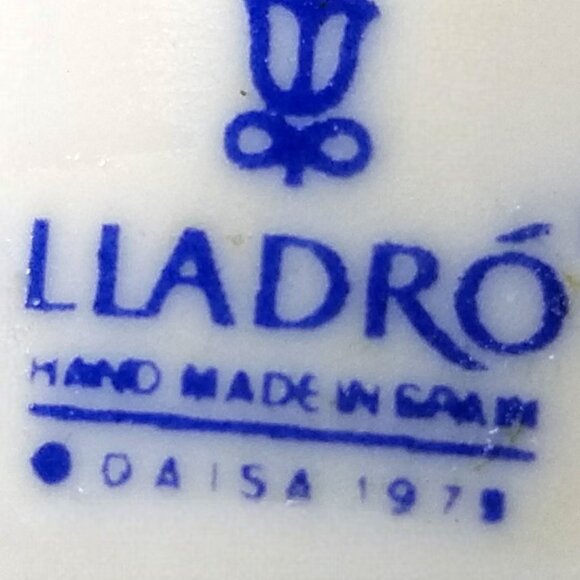 Lladró Collectible "Playful Cat" Figurine #5019 Hand Made Vicente Martinez 1979 - Picture 7 of 15